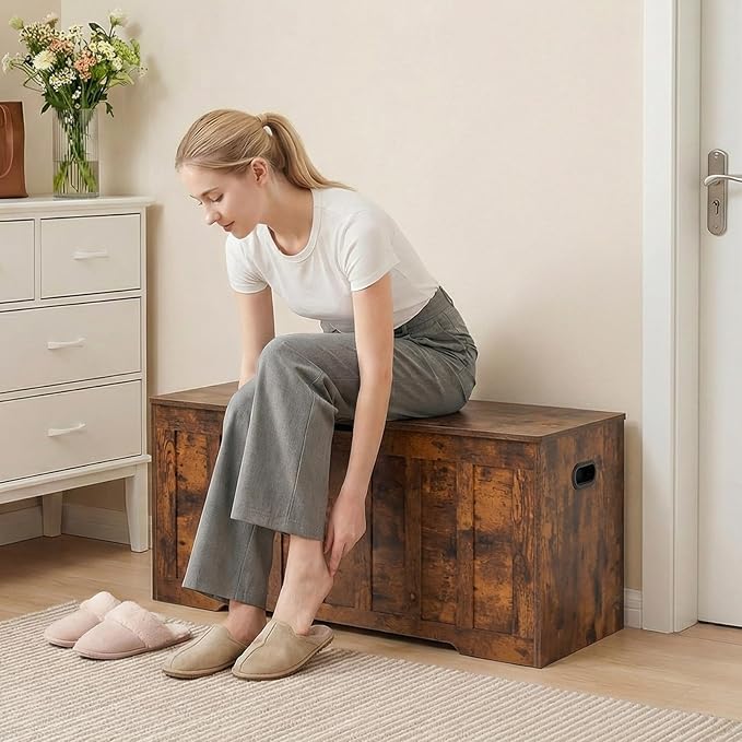 DUMOS 47.2" Extra Large Wooden Storage Chest Trunk Bench with Gel Safety Hinges, 150lbs Heavy Organizer, U-Cut Handles, Non-Slip Base, Bedroom Living Room Entryway, Rustic Brown